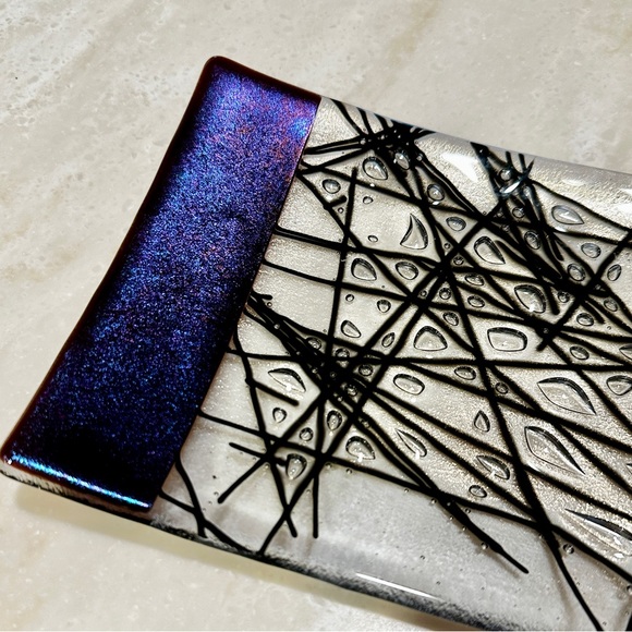 Kurt McVay Dichroic Iridescent Fused Art Glass dish - Picture 4 of 4